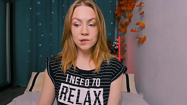 Snapshot of InsatiableFoxX chatting on October 2025 05:59:01 PM InsatiableFoxX online show from October 2025 05:59:01 PM