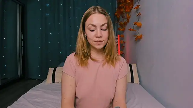 Snapshot of InsatiableFoxX chatting on October 2025 07:01:02 PM InsatiableFoxX online show from October 2025 07:01:02 PM