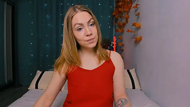 Snapshot of InsatiableFoxX chatting on October 2025 05:24:02 PM InsatiableFoxX online show from October 2025 05:24:02 PM