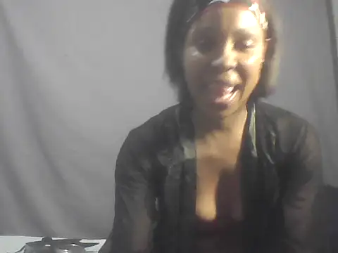 Snapshot of Sexyzee4play chatting on August 2026 06:32:01 PM Sexyzee4play online show from August 2026 06:32:01 PM