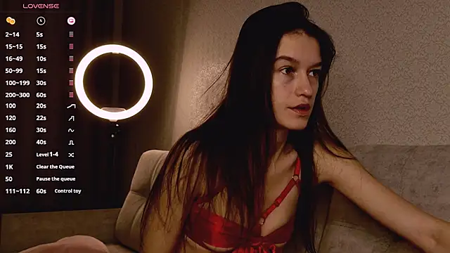 Alice  grace online show from October 2025 09:48:01 PM