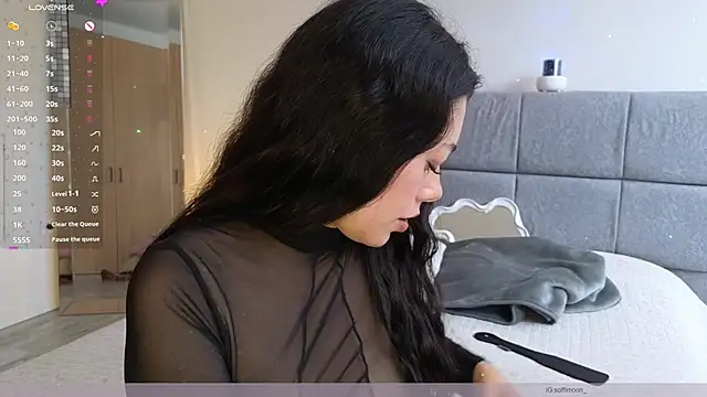 Soffimoon  online show from April 2026 08:28:02 PM