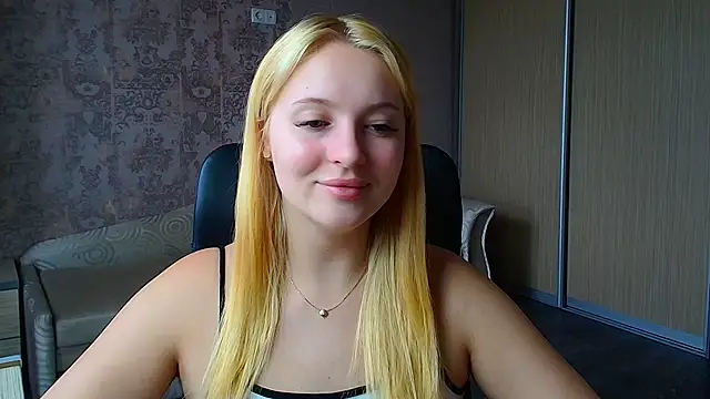 Snapshot of Milka_kiss_ chatting on June 2026 12:08:02 PM Milka kiss online show from June 2026 12:08:02 PM