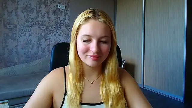 Snapshot of Milka_kiss_ chatting on June 2026 11:14:02 AM Milka kiss online show from June 2026 11:14:02 AM