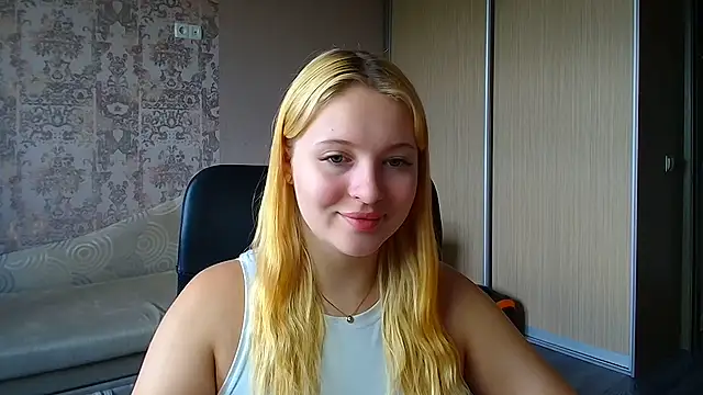 Snapshot of Milka_kiss_ chatting on July 2026 10:08:02 AM Milka kiss online show from July 2026 10:08:02 AM