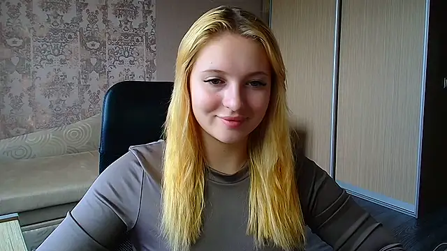 Snapshot of Milka_kiss_ chatting on July 2026 10:43:01 AM Milka kiss online show from July 2026 10:43:01 AM