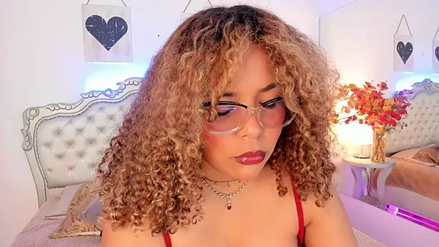 NiaColusi online show from November 2025 07:46:02 PM