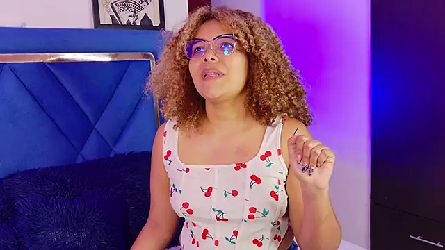 NiaColusi online show from February 2026 02:46:01 PM