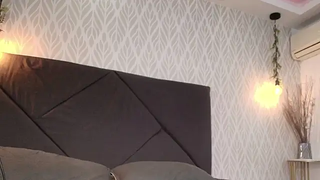 Snapshot of flavia_cruz chatting on November 2025 07:34:02 PM flavia cruz online show from November 2025 07:34:02 PM