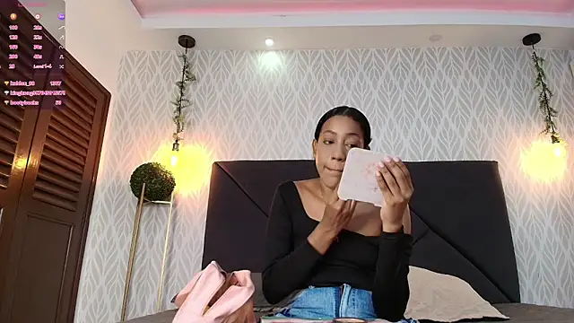 Snapshot of flavia_cruz chatting on November 2025 07:36:03 PM flavia cruz online show from November 2025 07:36:03 PM