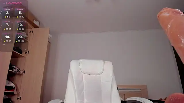 mirida fox online show from March 2025 12:28:02 AM