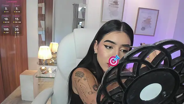 Snapshot of zoee_jackson chatting on January 2025 06:54:01 PM zoee jackson online show from January 2025 06:54:01 PM