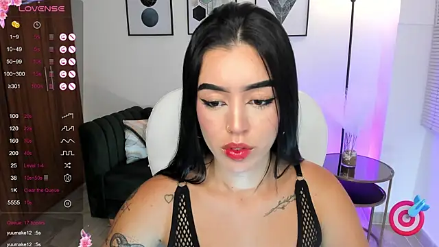 Snapshot of zoee_jackson chatting on February 2025 10:44:02 PM zoee jackson online show from February 2025 10:44:02 PM