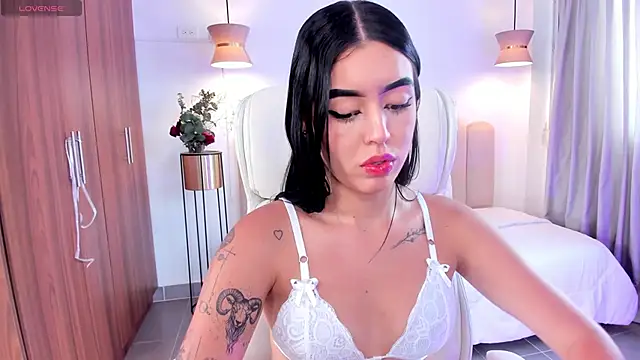 Snapshot of zoee_jackson chatting on February 2025 06:43:01 PM zoee jackson online show from February 2025 06:43:01 PM