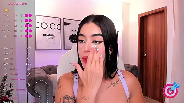 Snapshot of zoee_jackson chatting on February 2025 11:03:01 PM zoee jackson online show from February 2025 11:03:01 PM