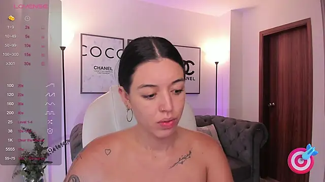 Snapshot of zoee_jackson chatting on March 2025 06:43:02 PM zoee jackson online show from March 2025 06:43:02 PM