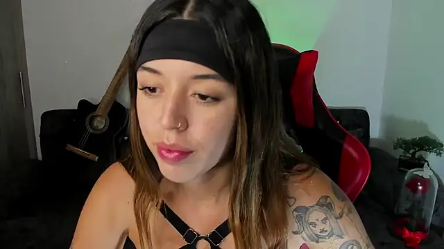 Snapshot of zoee_jackson chatting on October 2025 04:51:02 AM zoee jackson online show from October 2025 04:51:02 AM