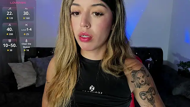 Snapshot of zoee_jackson chatting on November 2025 03:17:01 AM zoee jackson online show from November 2025 03:17:01 AM