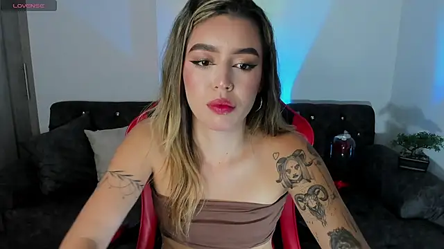 Snapshot of zoee_jackson chatting on November 2025 02:32:02 AM zoee jackson online show from November 2025 02:32:02 AM