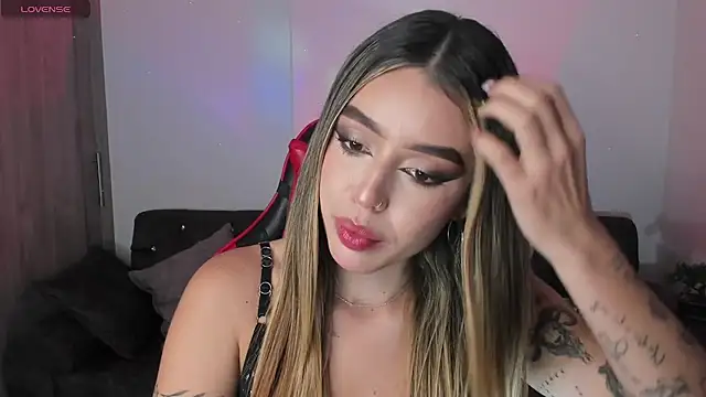 Snapshot of zoee_jackson chatting on November 2025 04:45:02 AM zoee jackson online show from November 2025 04:45:02 AM