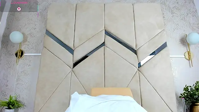 Snapshot of LilitRobins chatting on October 2025 09:44:01 PM LilitRobins online show from October 2025 09:44:01 PM