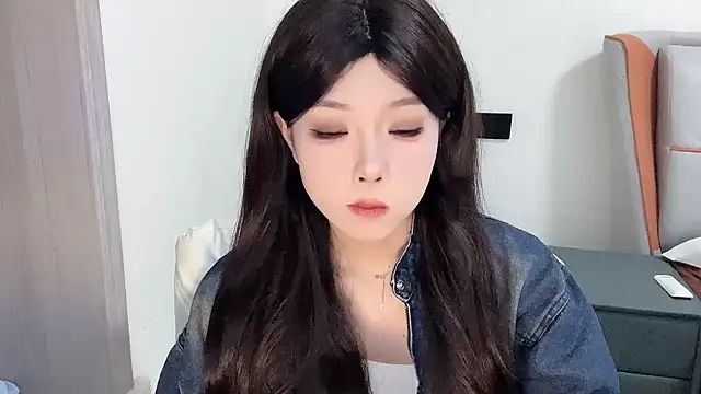 Q-ing online show from February 2025 04:10:02 PM