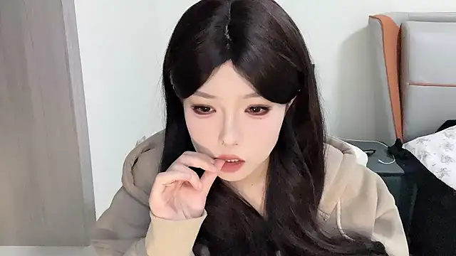 Q-ing online show from February 2025 05:33:01 AM