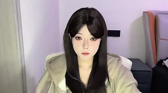 Q-ing online show from March 2025 12:20:01 PM