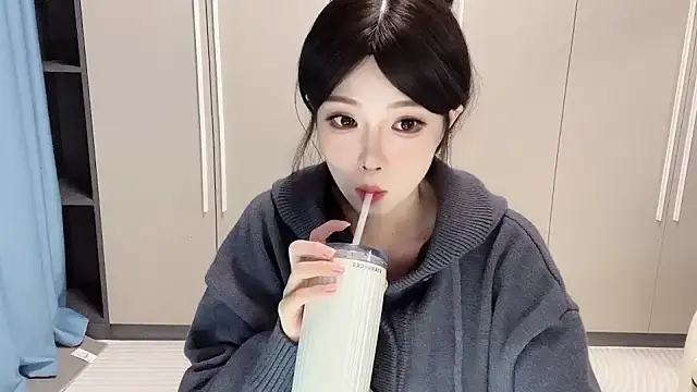 Q-ing online show from November 2025 01:44:02 PM