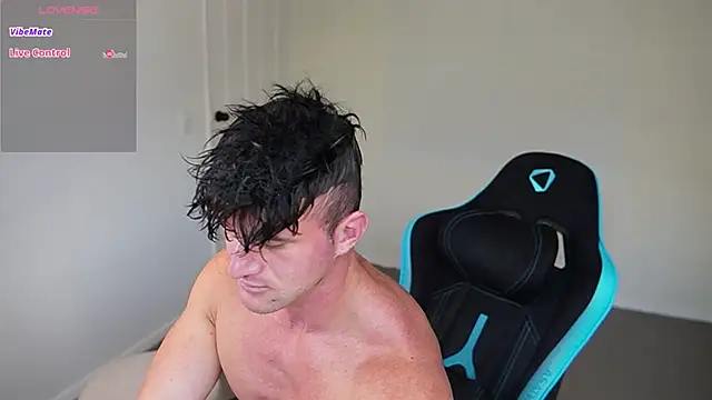 Snapshot of _DownUnderFit_ chatting on January 2025 10:24:01 PM DownUnderFit online show from January 2025 10:24:01 PM