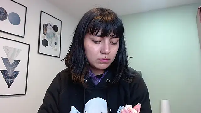 Snapshot of amy_adams1 chatting on October 2025 04:37:01 AM amy adams1 online show from October 2025 04:37:01 AM