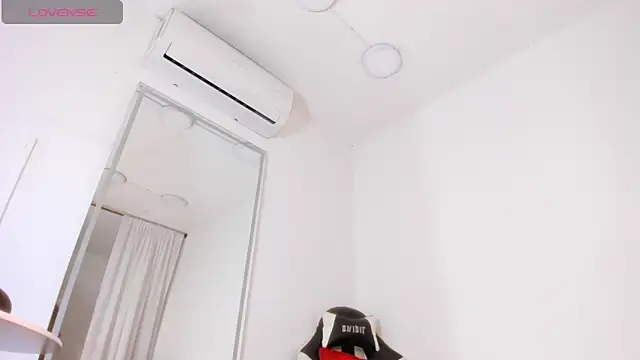 Snapshot of vera_candella chatting on October 2025 12:05:02 PM vera candella online show from October 2025 12:05:02 PM