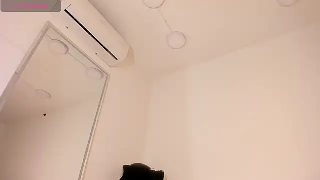 Snapshot of vera_candella chatting on November 2025 11:21:01 AM vera candella online show from November 2025 11:21:01 AM