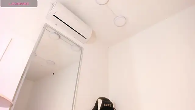 Snapshot of vera_candella chatting on November 2025 11:10:01 AM vera candella online show from November 2025 11:10:01 AM