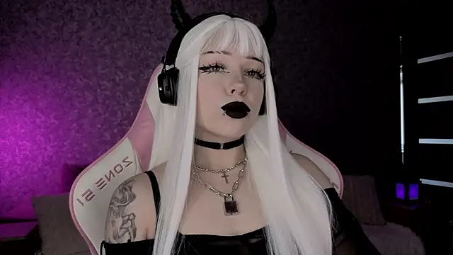 Snapshot of meowceline chatting on June 2026 10:30:02 AM meowceline online show from June 2026 10:30:02 AM