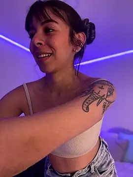 AmmyCollinsW online show from January 2026 10:47:02 PM