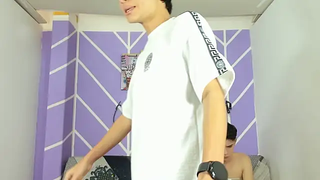 Fresahot2005 online show from December 2024 08:17:01 PM