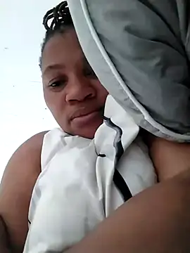 Snapshot of Bustyslave48 chatting on November 2025 09:31:02 AM Bustyslave48 online show from November 2025 09:31:02 AM