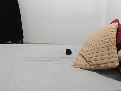 Snapshot of Bustyslave48 chatting on November 2025 08:35:02 PM Bustyslave48 online show from November 2025 08:35:02 PM