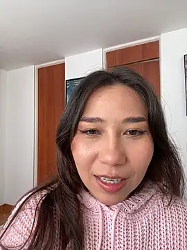 Aimilayne online show from April 2026 03:32:01 PM