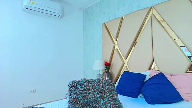 Snapshot of NicoleEsposito chatting on January 2025 08:13:01 AM NicoleEsposito online show from January 2025 08:13:01 AM