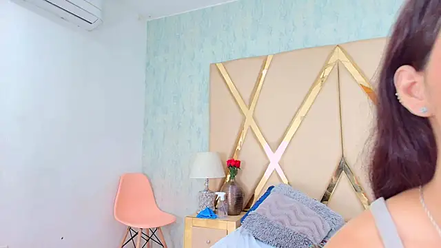 Snapshot of NicoleEsposito chatting on February 2025 02:08:02 AM NicoleEsposito online show from February 2025 02:08:02 AM