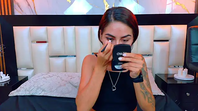 Snapshot of NicoleEsposito chatting on October 2025 01:39:02 AM NicoleEsposito online show from October 2025 01:39:02 AM