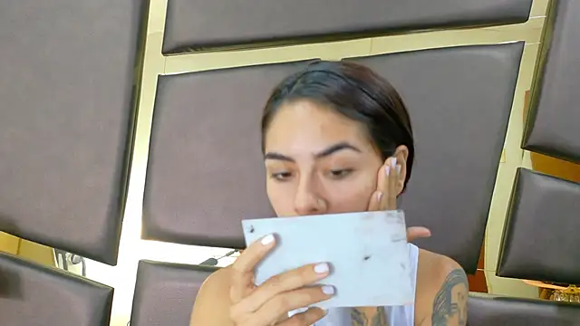 Snapshot of NicoleEsposito chatting on October 2025 01:40:02 PM NicoleEsposito online show from October 2025 01:40:02 PM