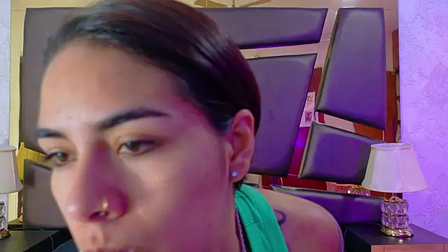 Snapshot of NicoleEsposito chatting on October 2025 12:51:01 PM NicoleEsposito online show from October 2025 12:51:01 PM