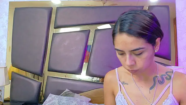 Snapshot of NicoleEsposito chatting on November 2025 12:50:02 PM NicoleEsposito online show from November 2025 12:50:02 PM