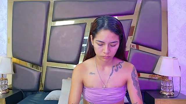 Snapshot of NicoleEsposito chatting on November 2025 01:10:02 PM NicoleEsposito online show from November 2025 01:10:02 PM