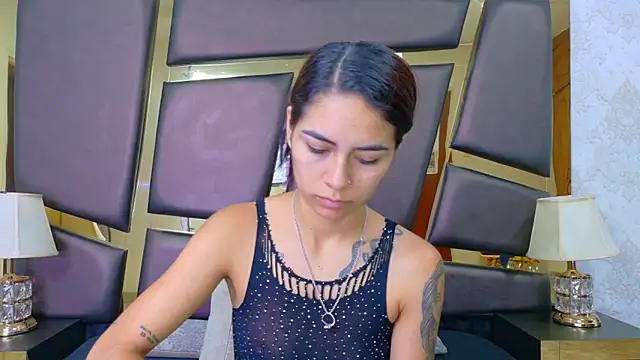 Snapshot of NicoleEsposito chatting on November 2025 12:59:01 PM NicoleEsposito online show from November 2025 12:59:01 PM