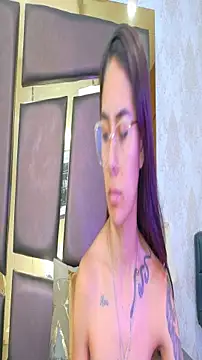 Snapshot of NicoleEsposito chatting on November 2025 01:23:01 PM NicoleEsposito online show from November 2025 01:23:01 PM