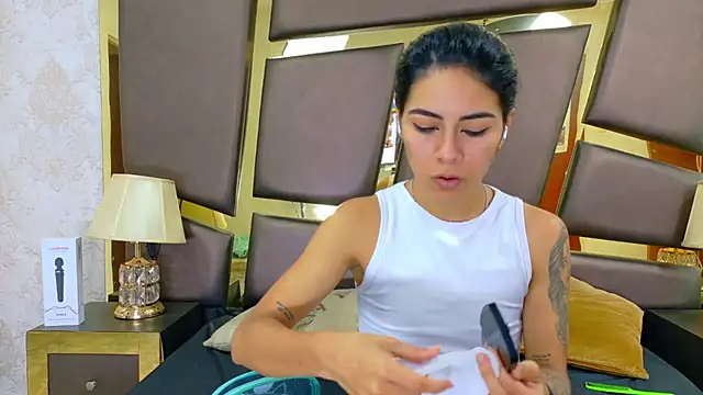 NicoleEsposito online show from February 2026 01:27:01 PM